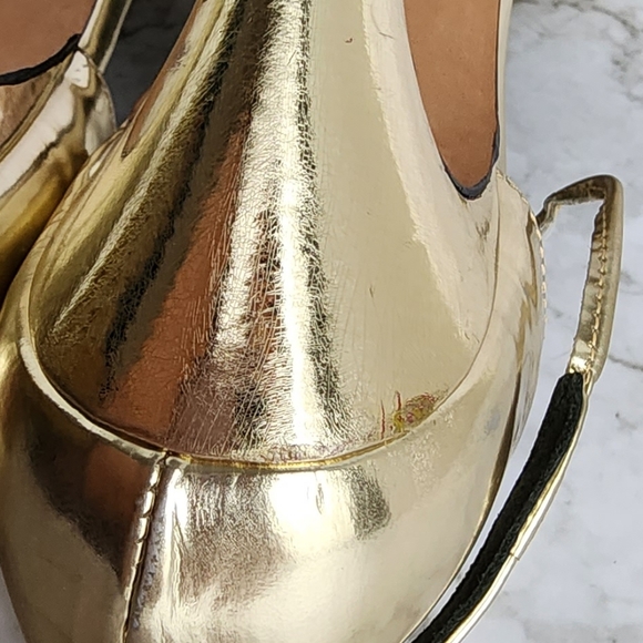 Brian Atwood. Gold Metallic Leather, T Strap Pumps Heels - Picture 13 of 16